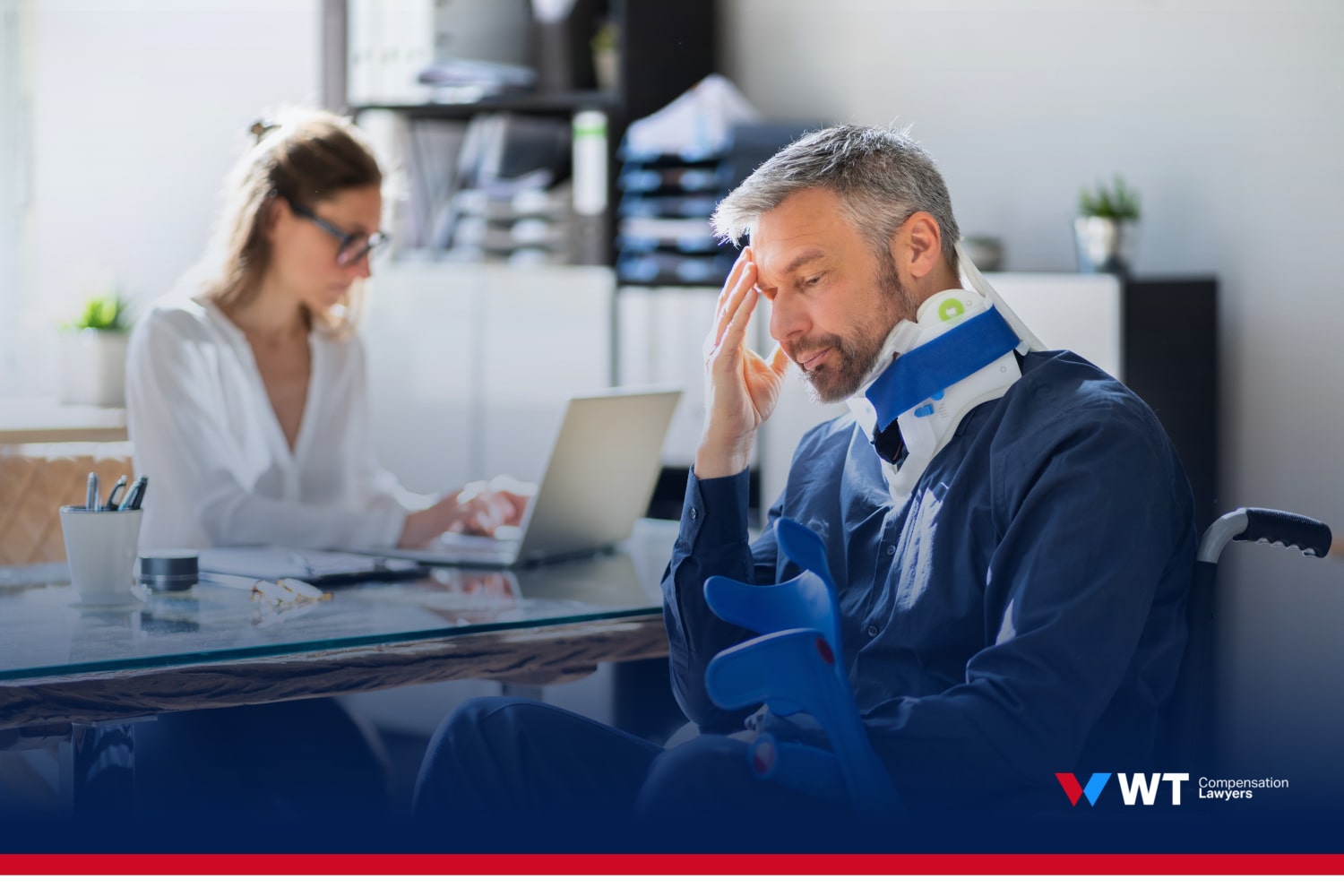 injured man consuling a claim injured at work