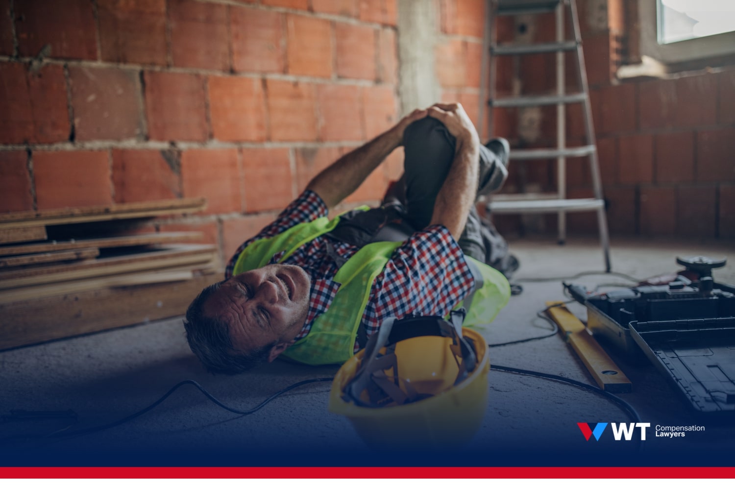 man with knee injury accident at work claims